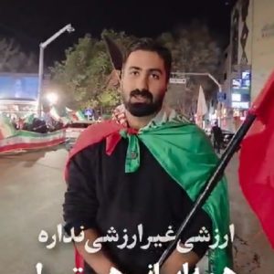 کلیپ مصاحبه با یک ورزشکار | ارزشی و غیر ارزشی نداریم اتش بس نداریم باید بریم جلو تا دیگه این غلط تکرار نشه